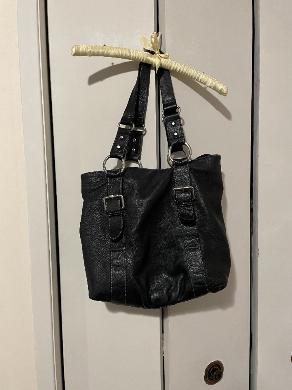 Danier Ladies Black Pebbled Leather Tote Bag/Purse